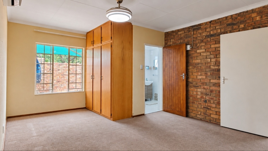 3 Bedroom Property for Sale in Safari Gardens North West